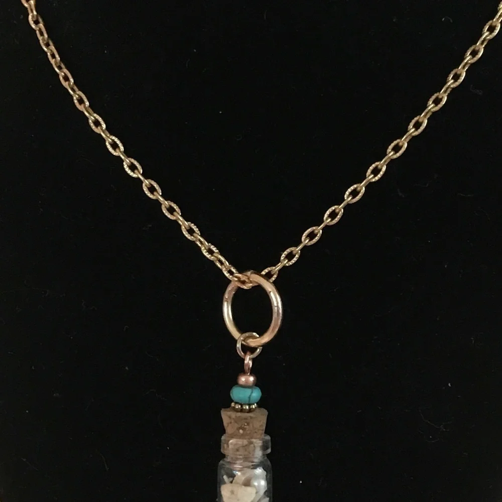 New HANDMADE SEASHELLS/TURQUOISE VIAL NECKLACE - Picture 4 of 7